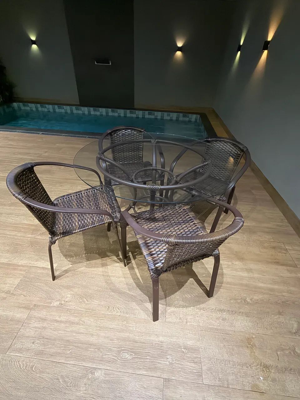 MESA SACADA EM VIDRO 1,10 CM