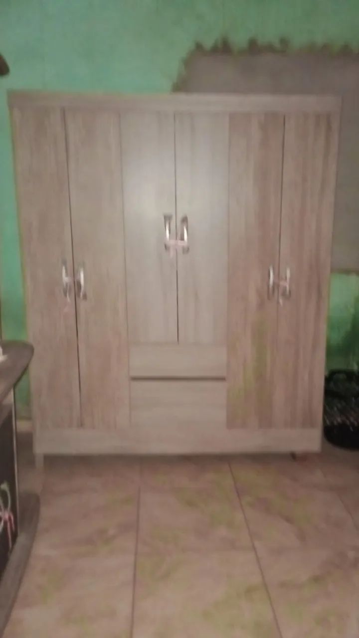 Mesa de jantar é um gauda roupa  - Foto 3