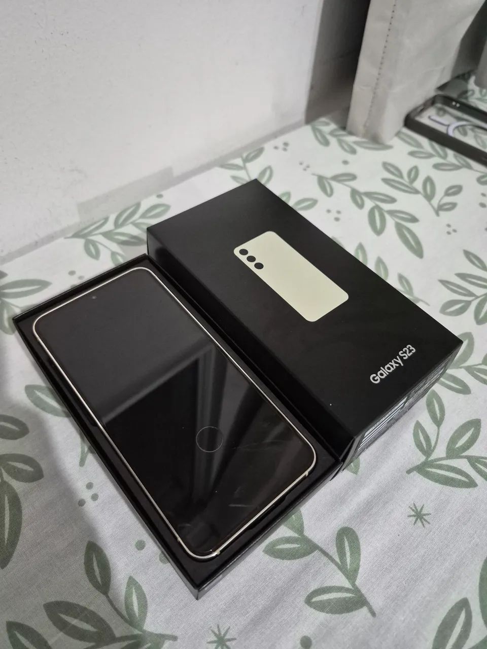Vendo celular galáxia S23 521 GB