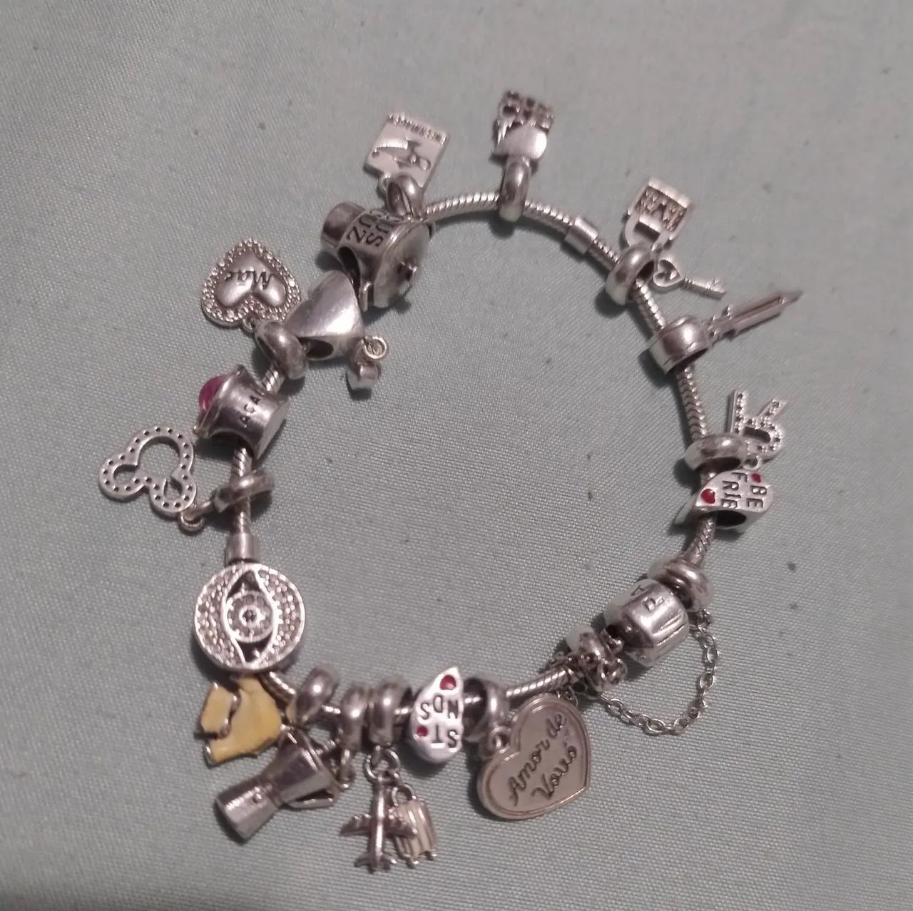 Vendo Pandora de prata