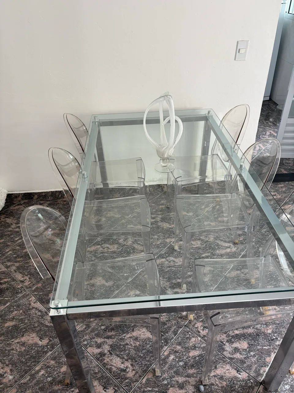 Mesa de jantar com cadeiras 
