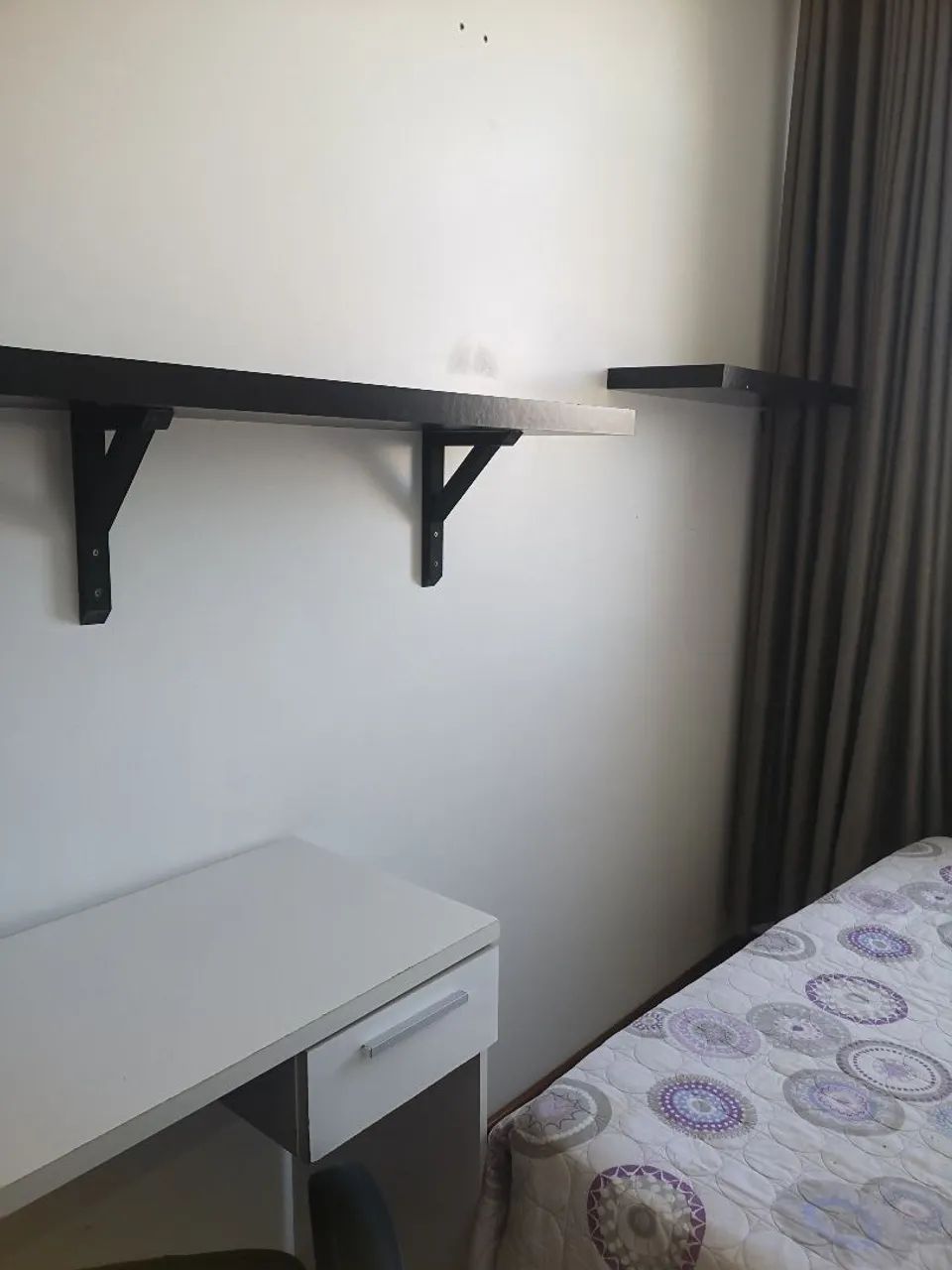 Alugo quarto próximo do centro com garagem. - Foto 5