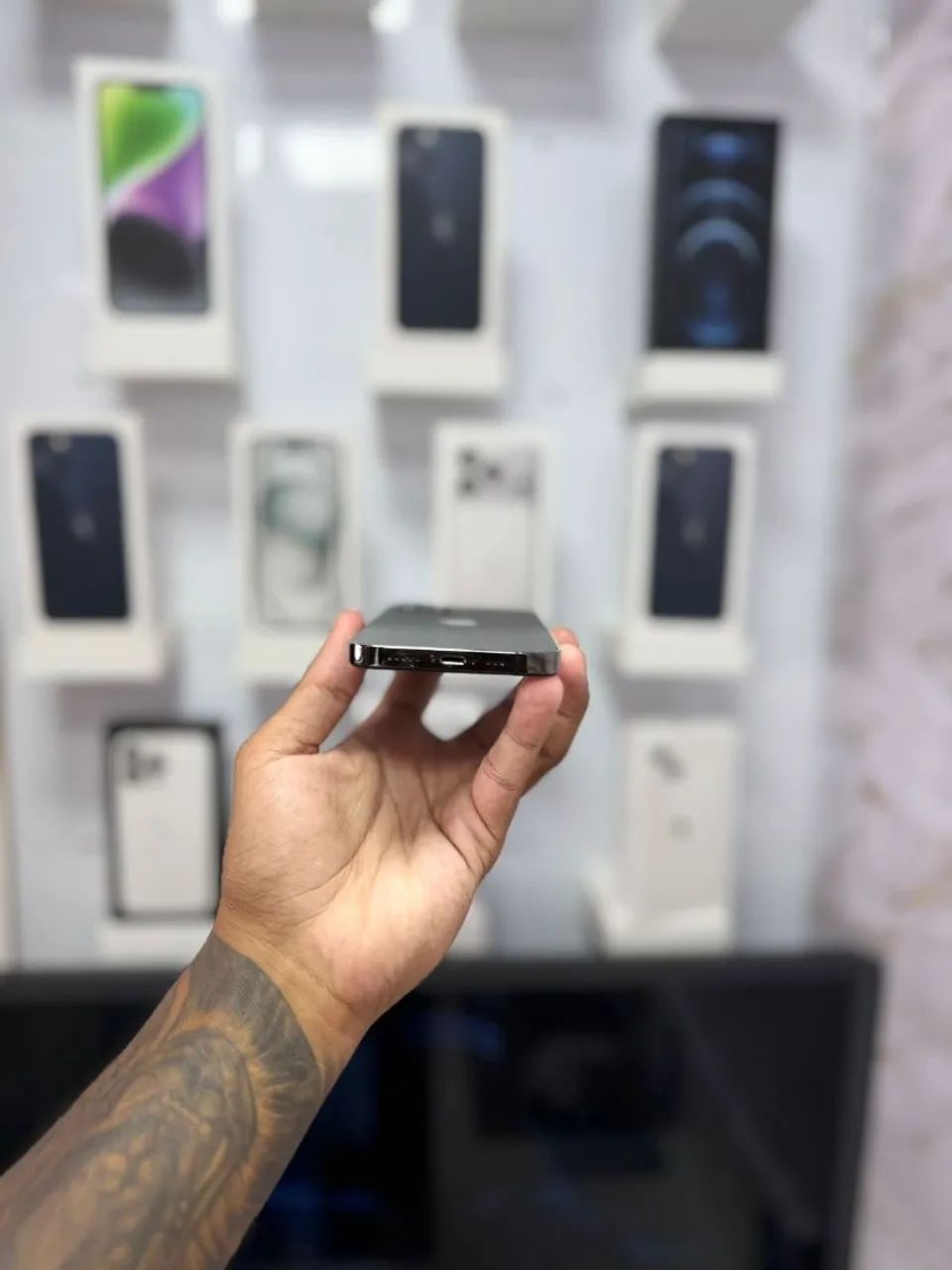 IPHONE 12 PRO 128GB BRANCO<br>R$ 1.999.00 TOP - Foto 2