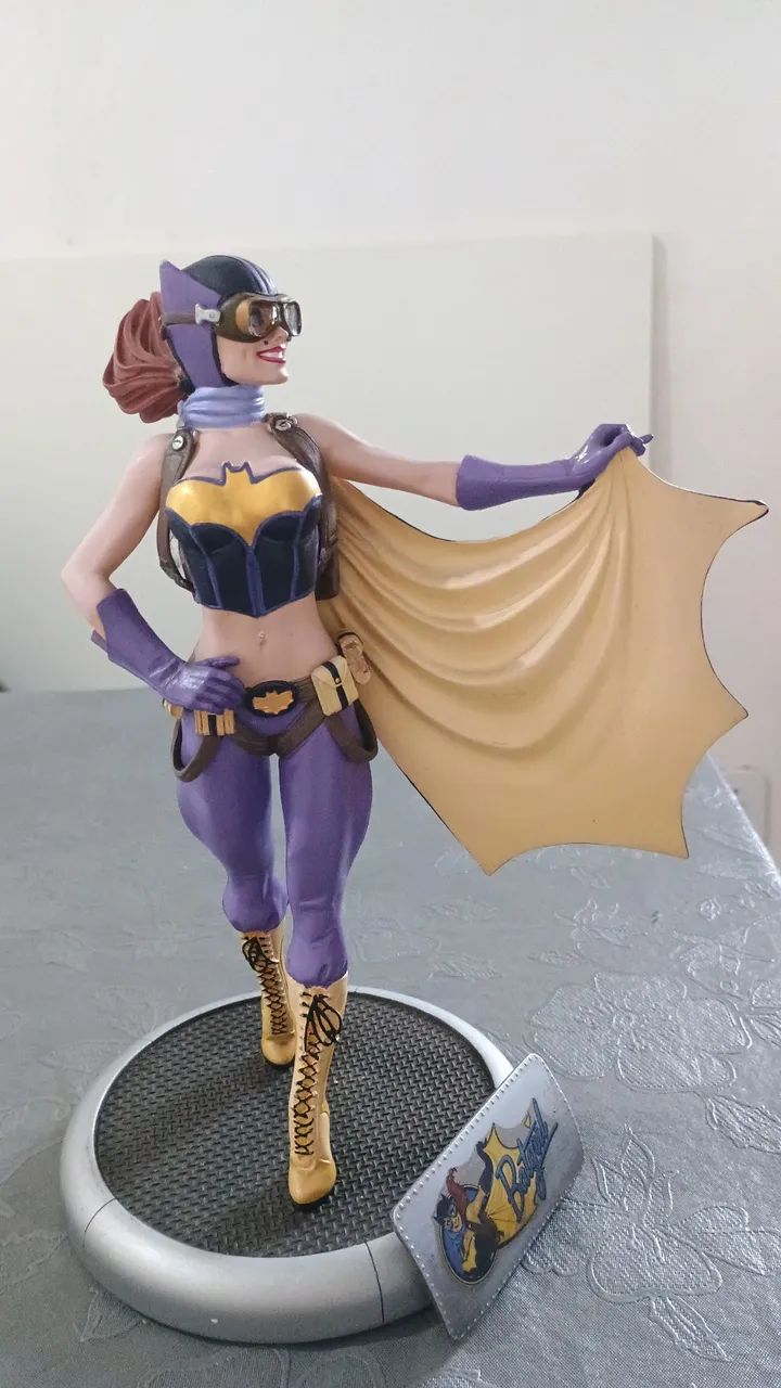 Boneco de bombshell Batgirl. - Foto 2
