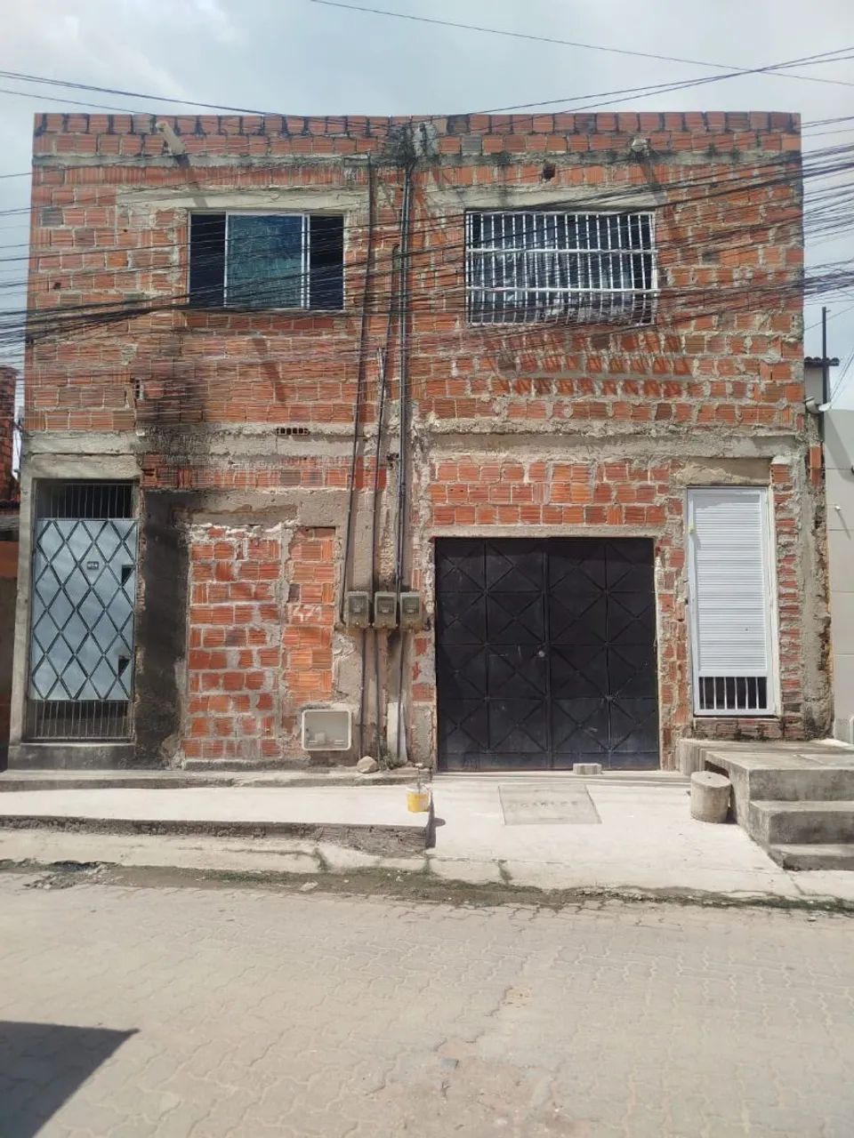 Casa grande dívida em 4 casas 