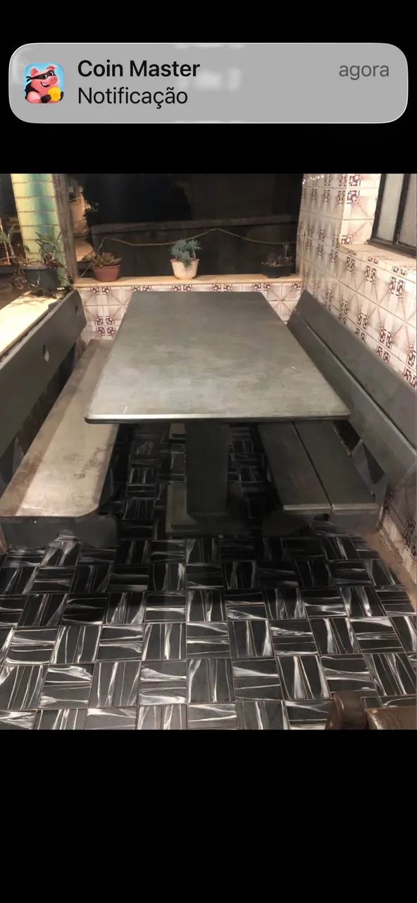 Mesa de ardósia com 2 bancos