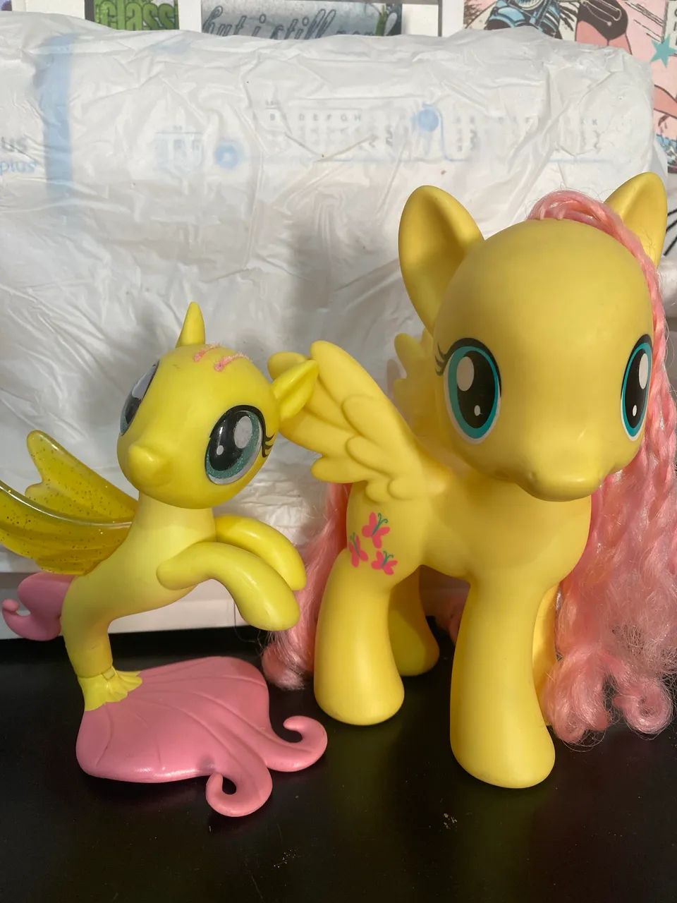 Duas bonecas Fluttershy MLP