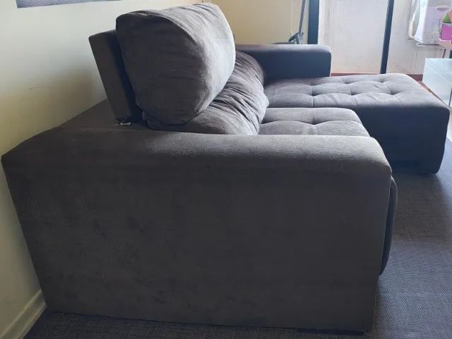 Sofá retrátil e reclinável, tecido suede marrom e  braços largos - Foto 3