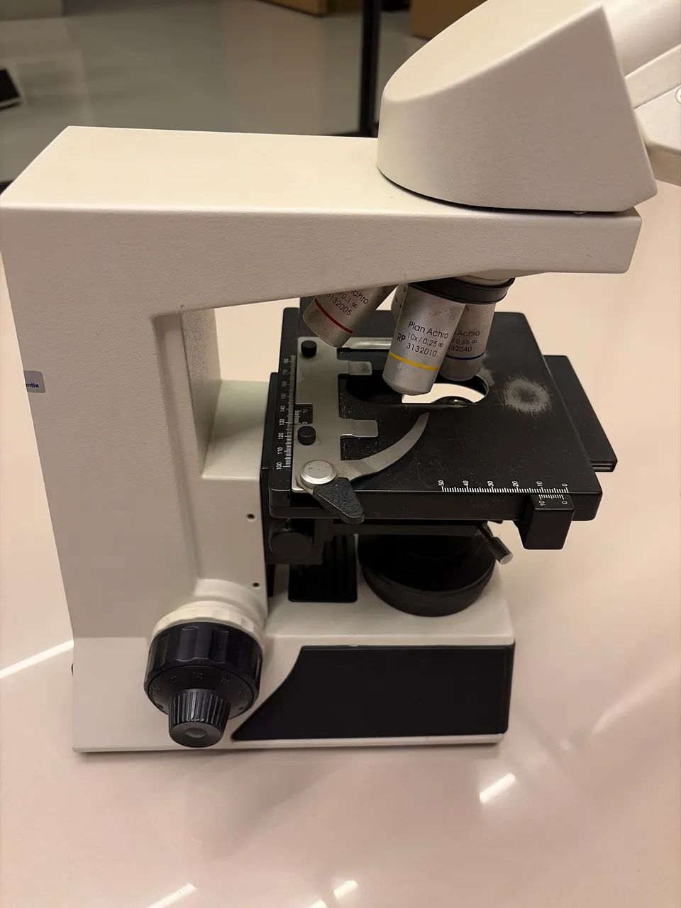 Microscópio Laboratorial - Foto 2