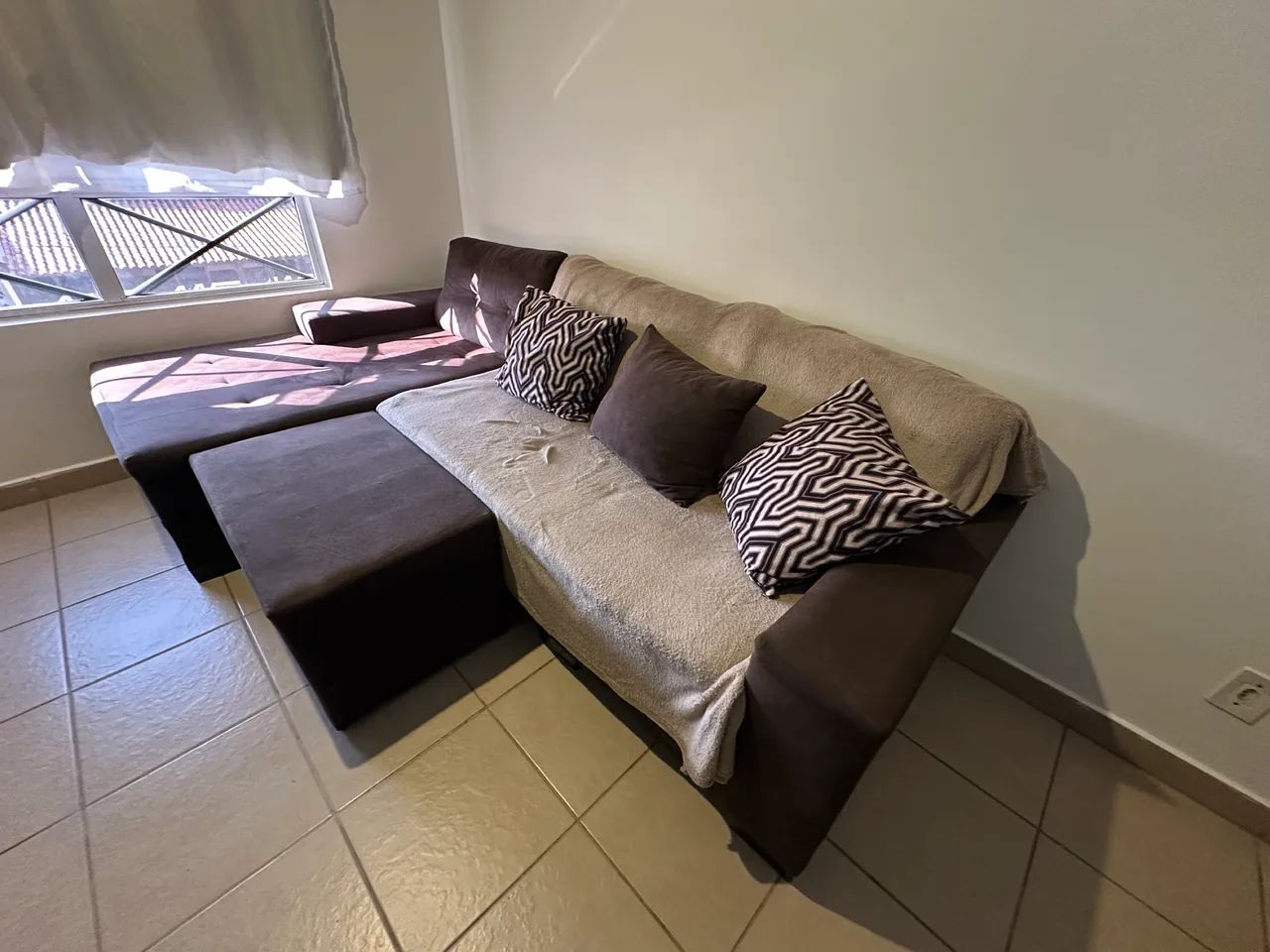 Vendo Sofá Semi Novo 3 lugares