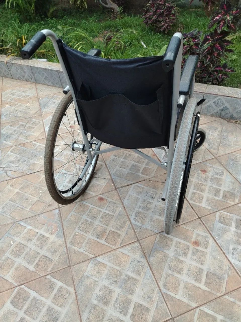 Cadeira de rodas semi nova - Foto 3