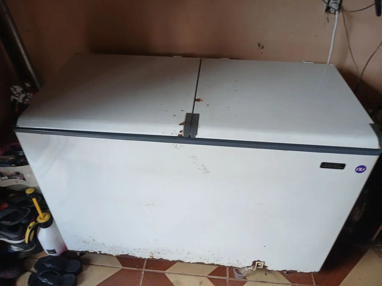 Vendo freezer esmaltec 2 portas