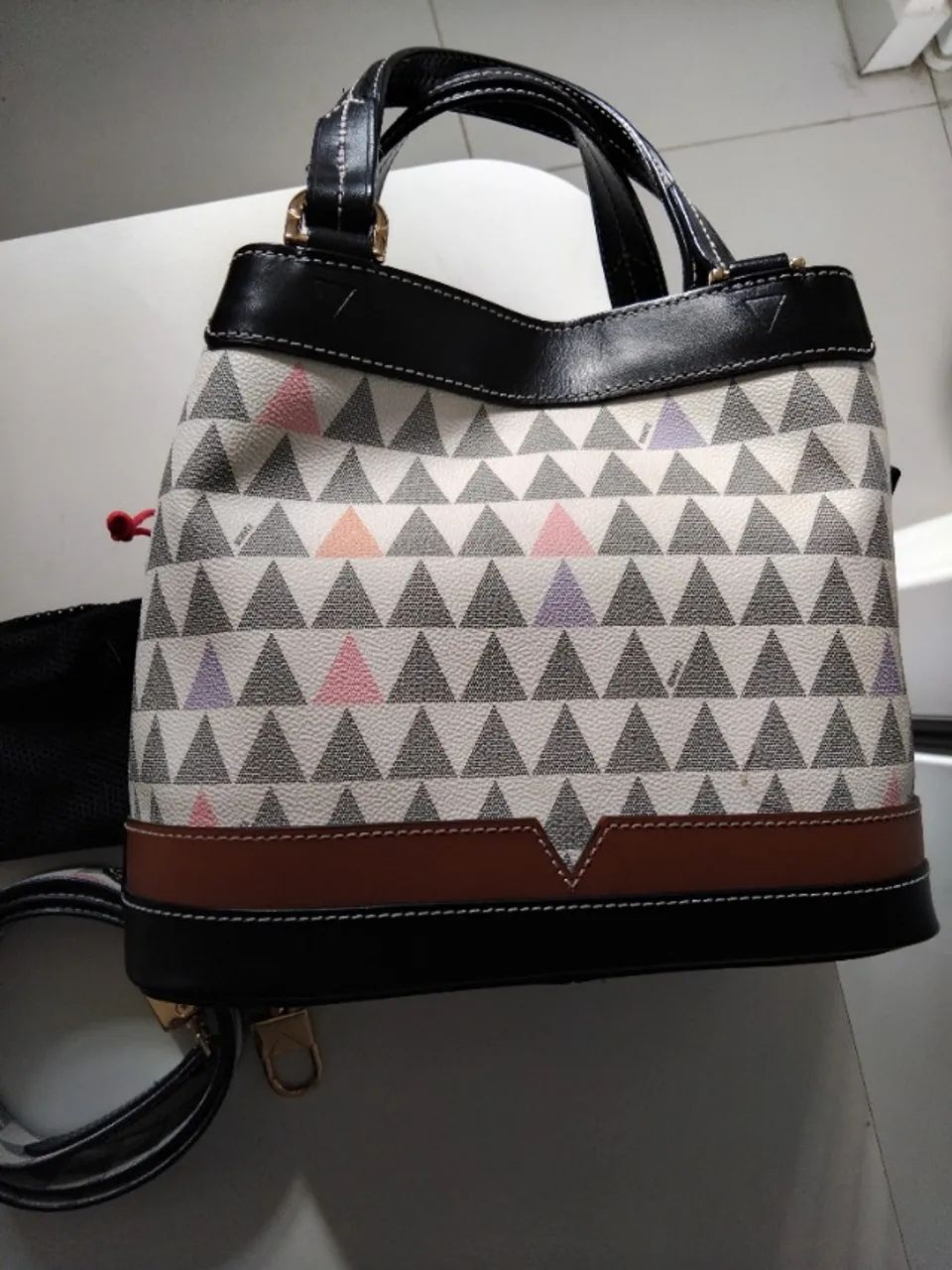 Bolsa schutz colecao Triangle