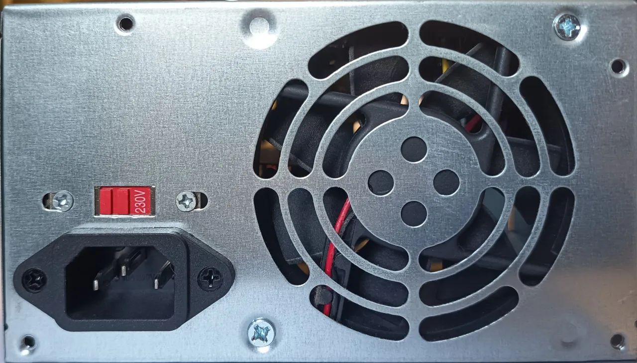 Fonte ATX K-MEX PX-300CNG usada em excelente estado  - Foto 2