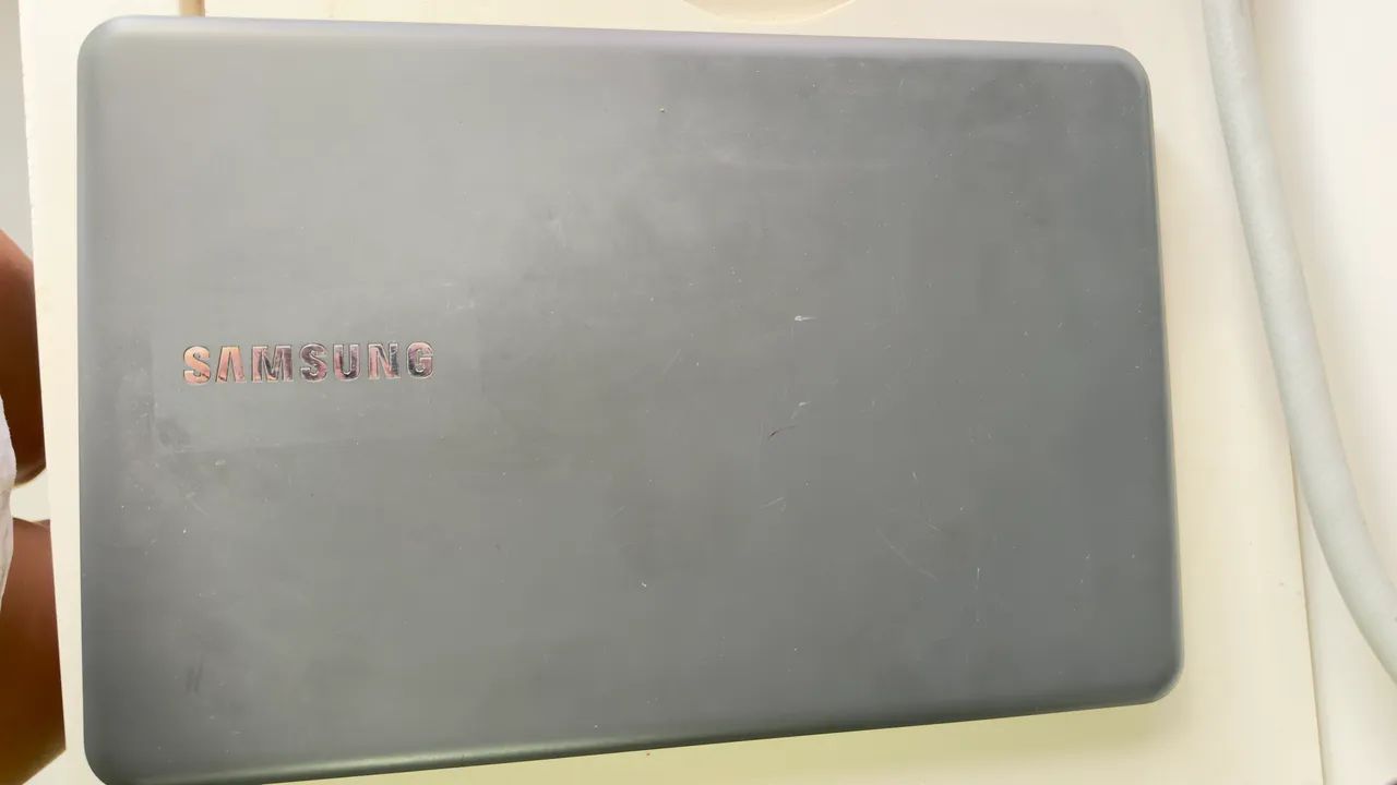 Notebook Samsung Essentials E30 memória 4 gb HD 1 TB