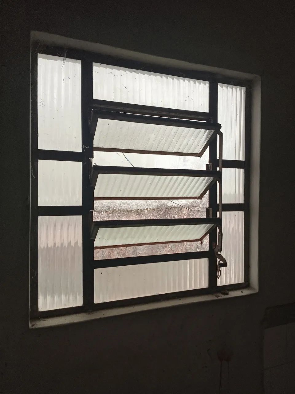 Basculante de Alumínio 