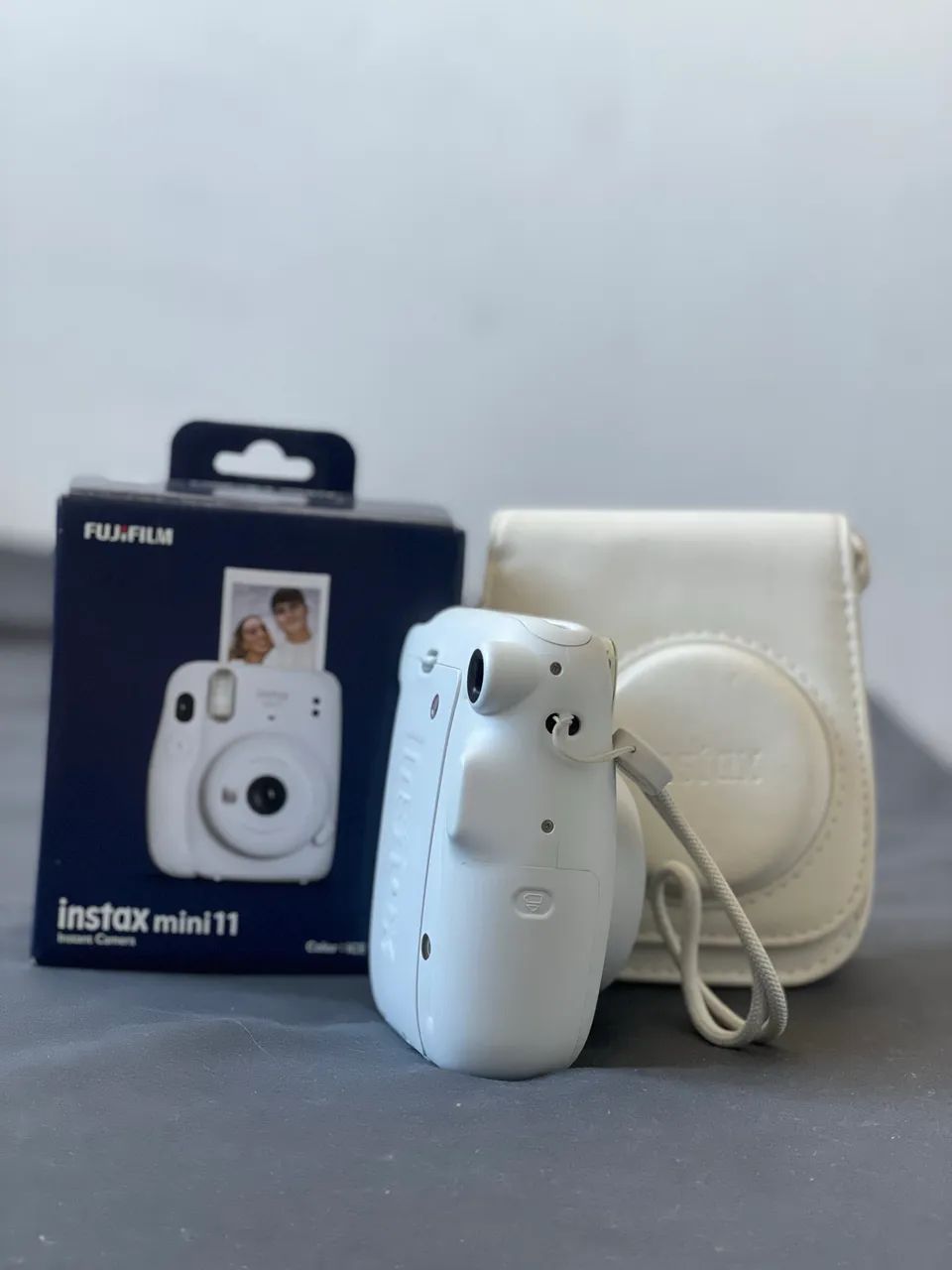 Câmera Instax Mini 11 Branca + Case Protetora Original