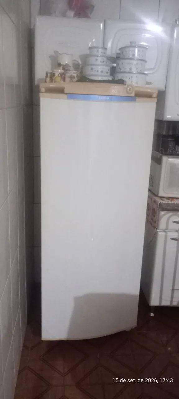 Geladeira semi nova  - Foto 2