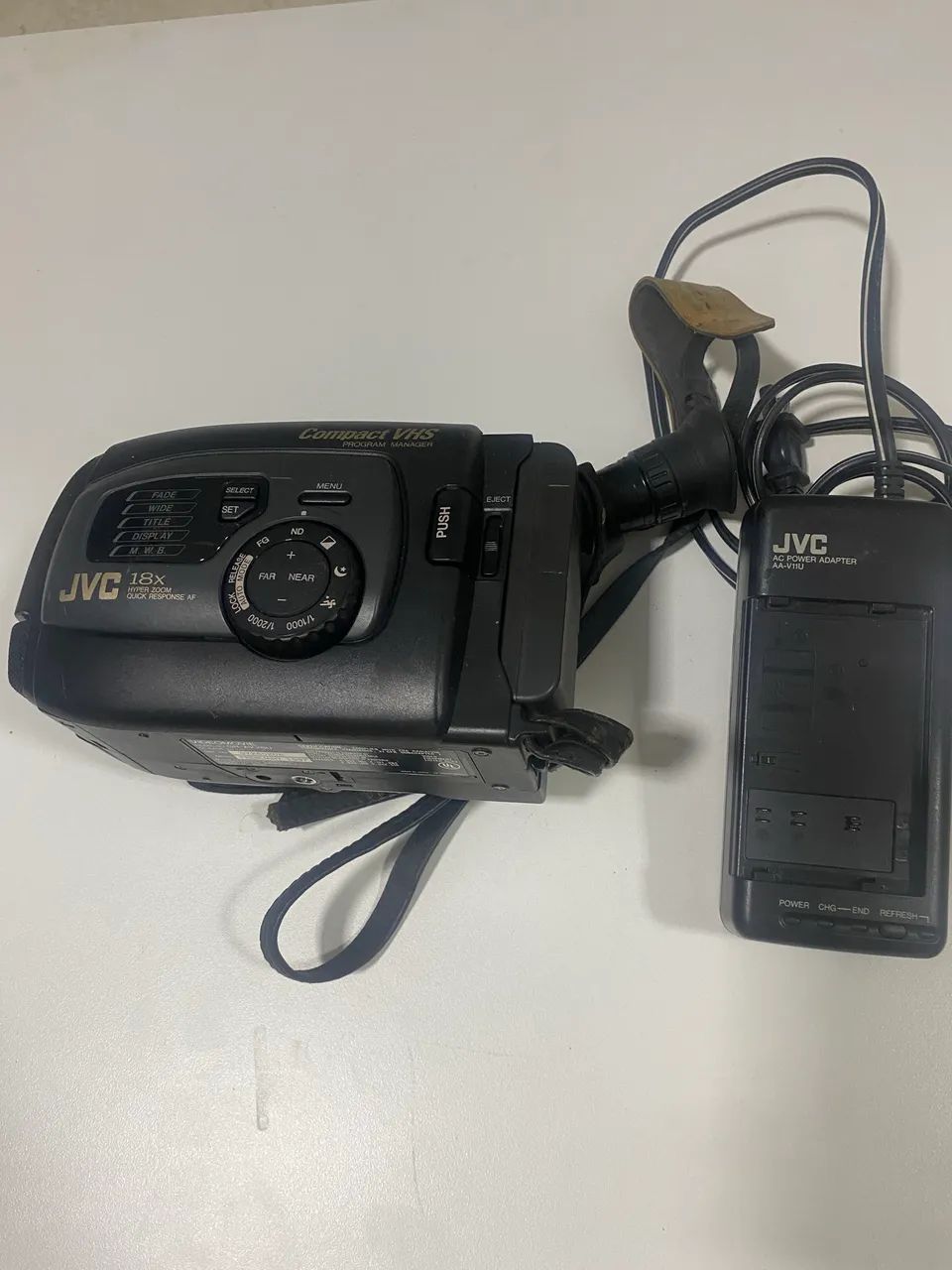     CÂMERA VHS JVC GR-AX26U
