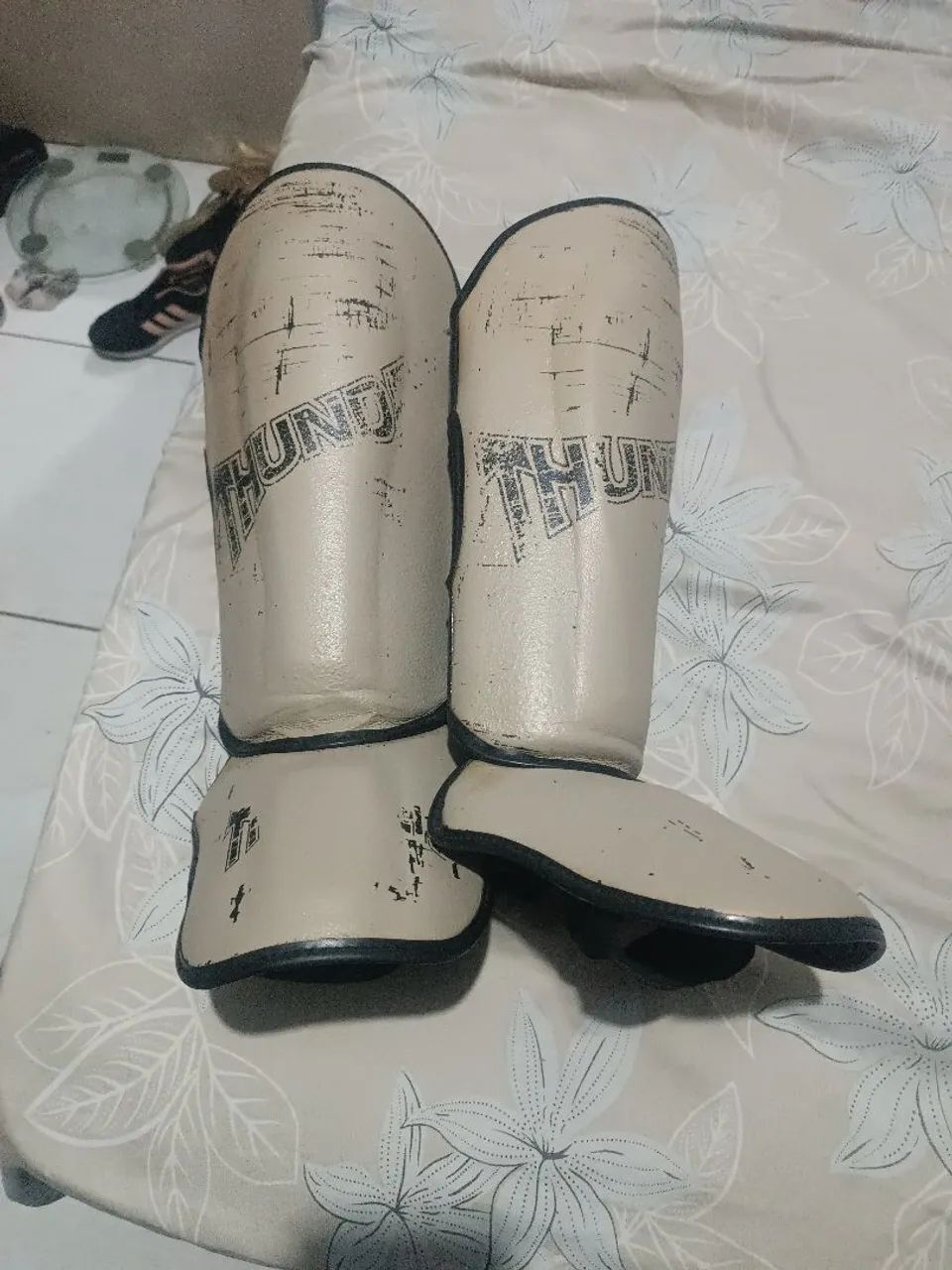Caneleira de muay thai thunder
