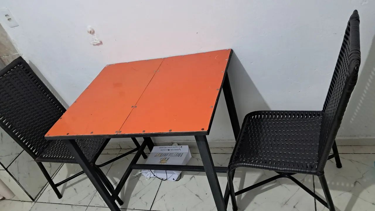 Jogo de cadeiras e mesa - Foto 2