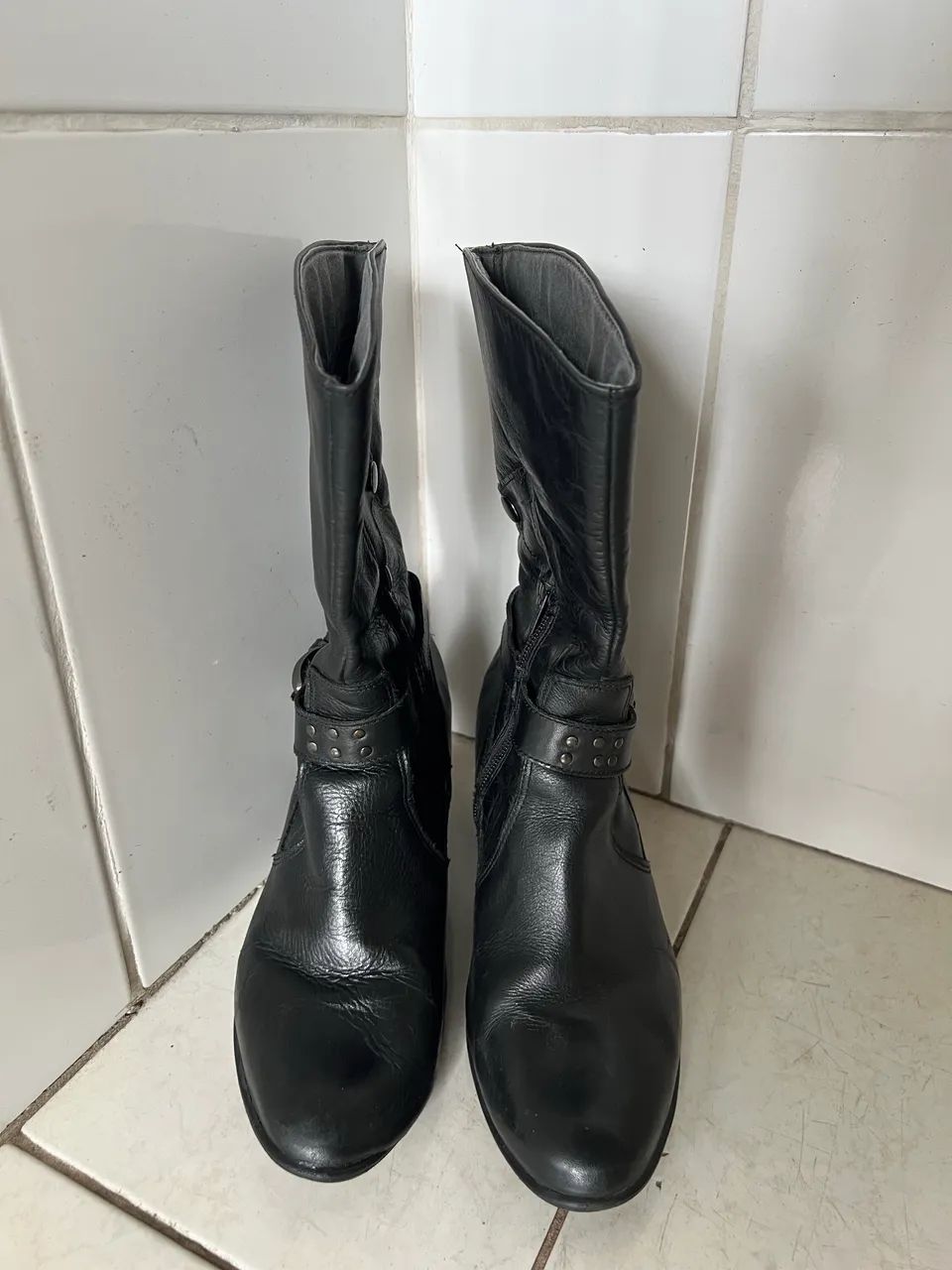 Bota de couro cano alto  - Foto 3