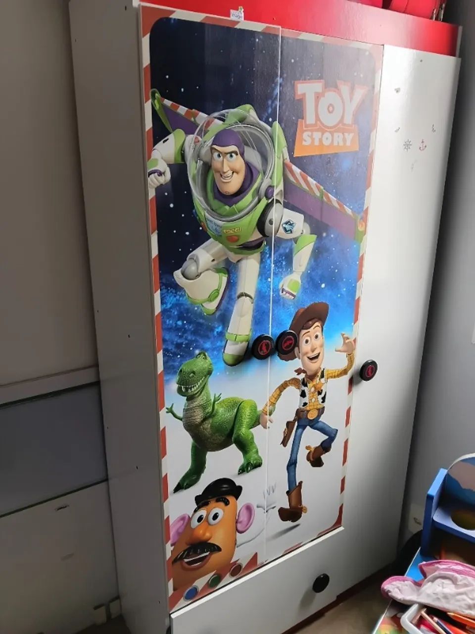 Roupeiro infantil 