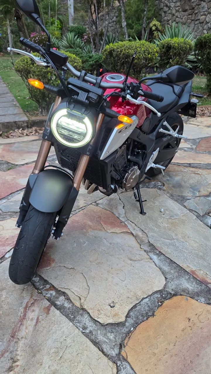 CB 650R 2022