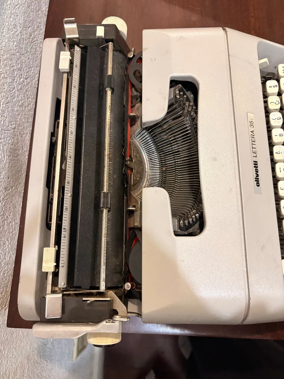 Máquina de escrever Olivetti - Foto 4