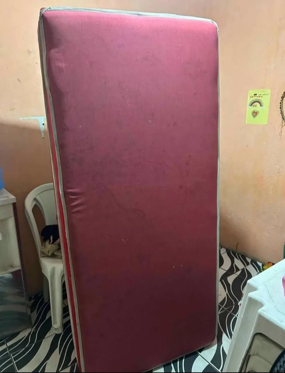 Cama semi nova