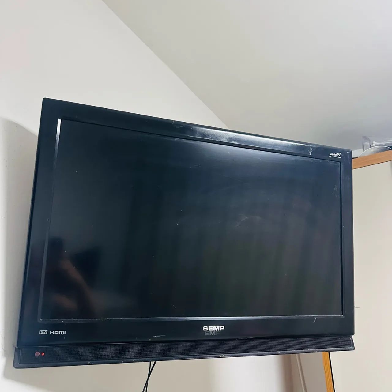 Vendo tv semp não é smart 