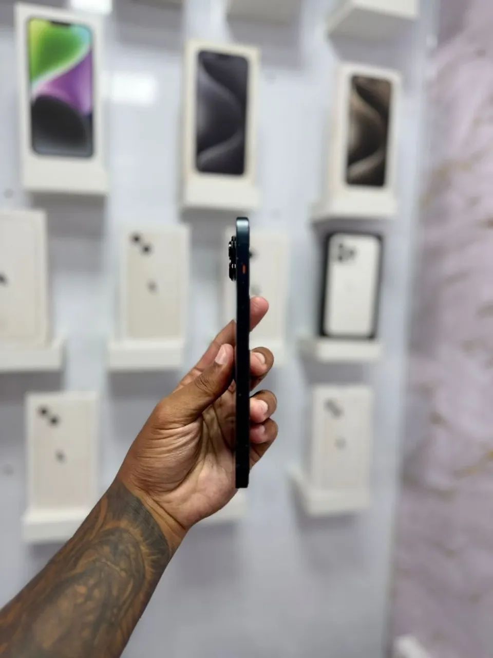 IPHONE 14 PLUS 256GB<br>R$ 3.099,00 - Foto 4