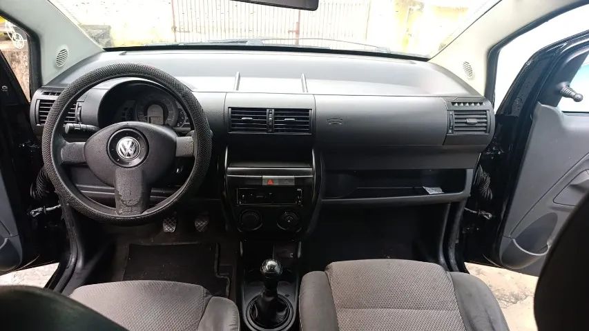 Volkswagen Fox Fox Plus 1.0Mi/ 1.0Mi Total Flex 8V 4p 2005