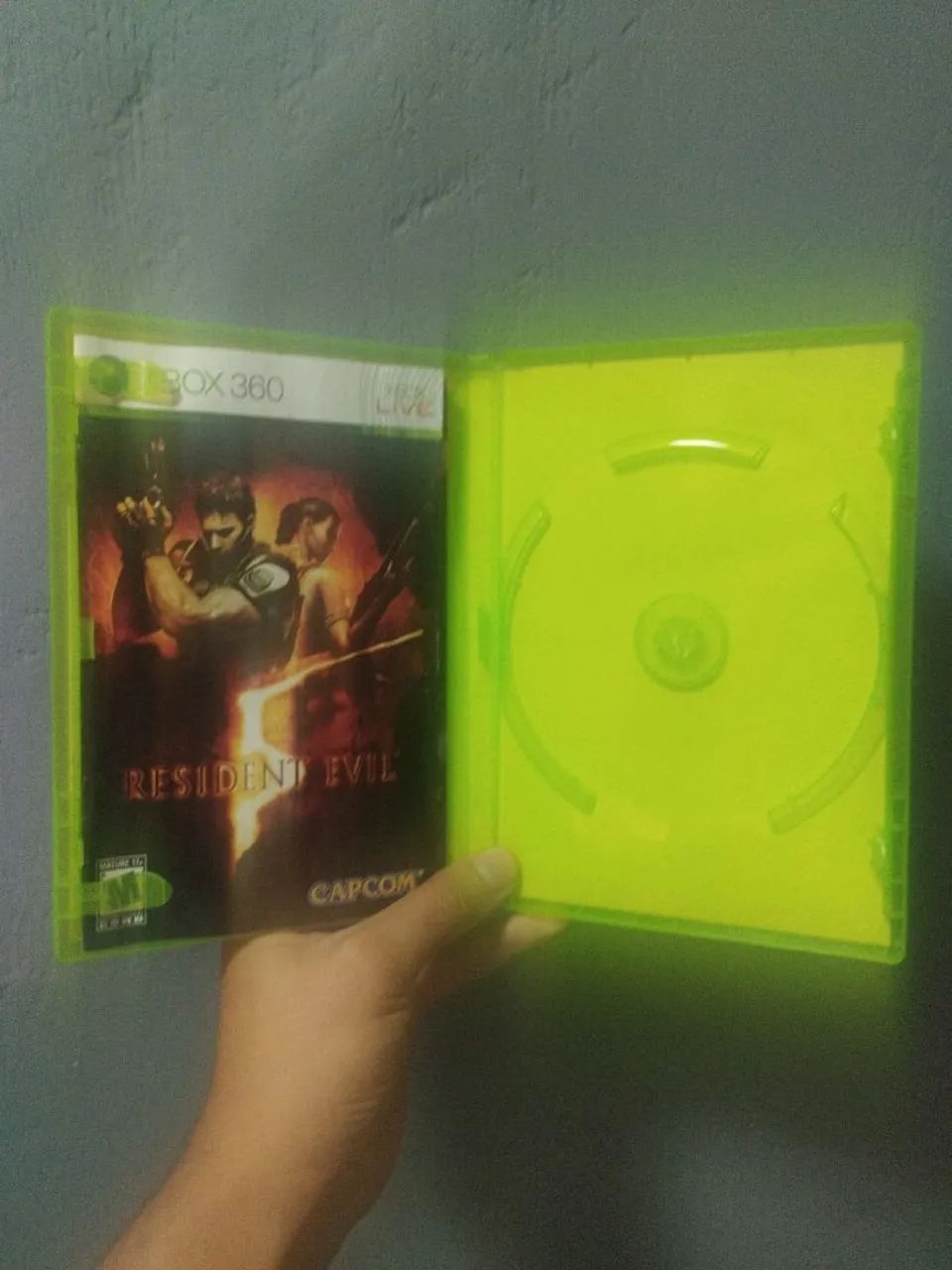 Capa + Manual Resident Evil 5 Xbox 360 Original (Sem CD) - Foto 3