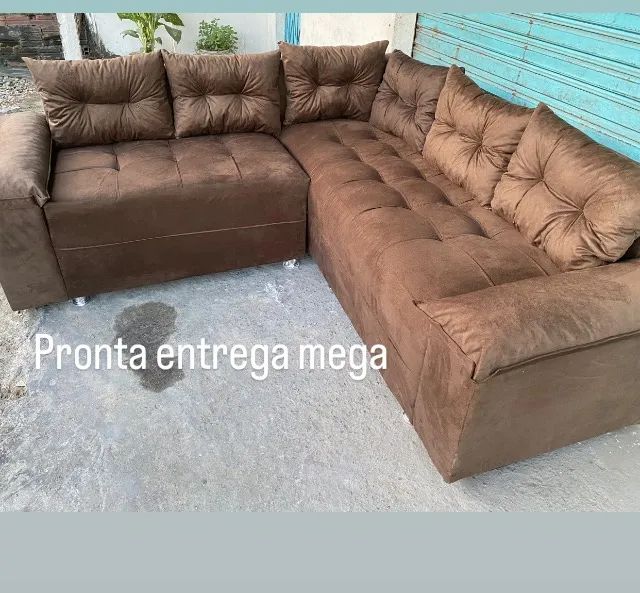 SOFÁ . Marrom. Marrom lindo 