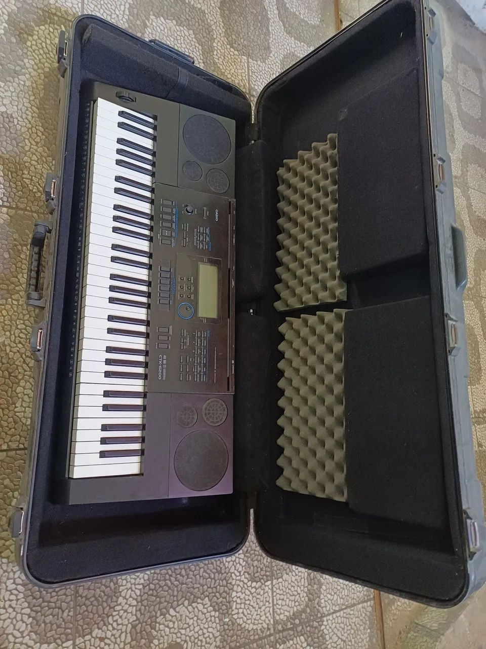 CASE DE TECLADO 5/8 61 TECLAS