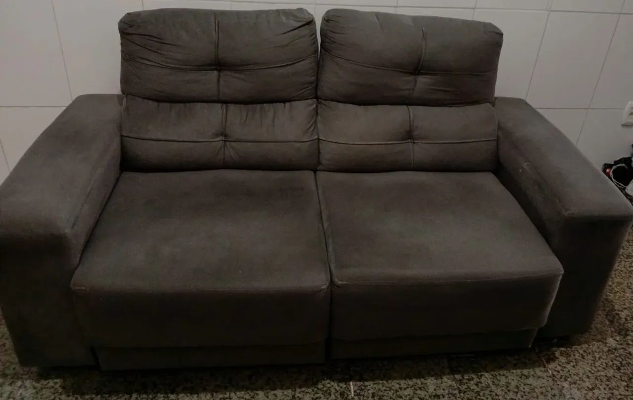 Sofá retrátil em excelente estado