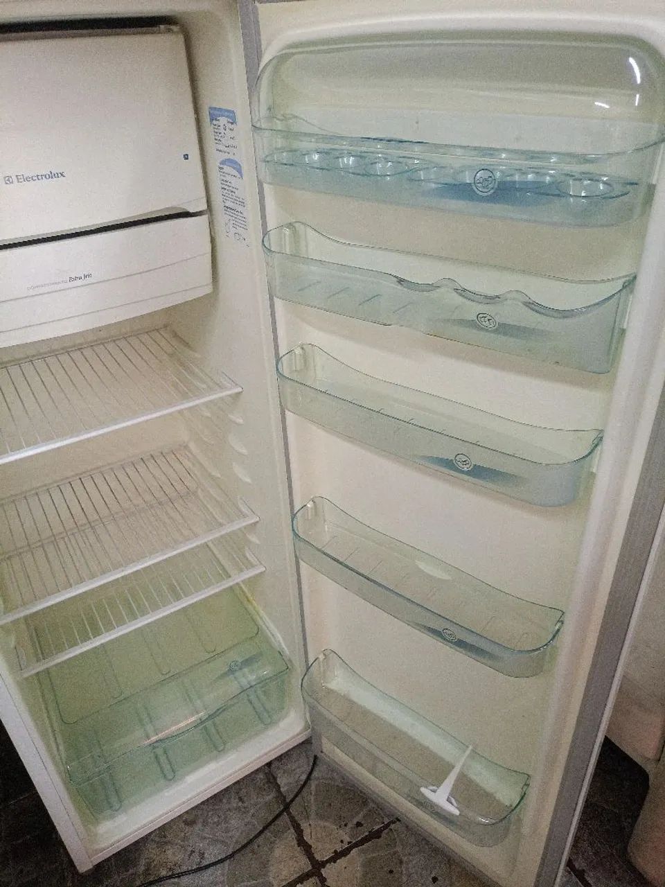 Geladeira Eletrolux 110v funcionando perfeitamente entrego  - Foto 2