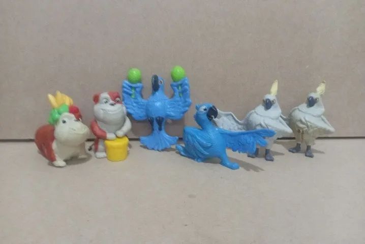 coleção com 6 bonecos do filme rio - mcdonald's 