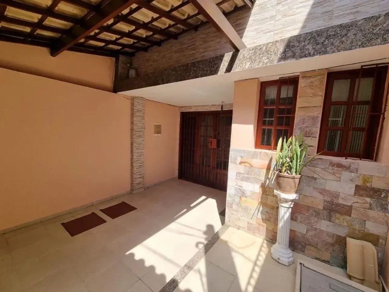 Vendo Casa Duplex com 2 quartos em Imbetiba - Macaé - RJ - Foto 2