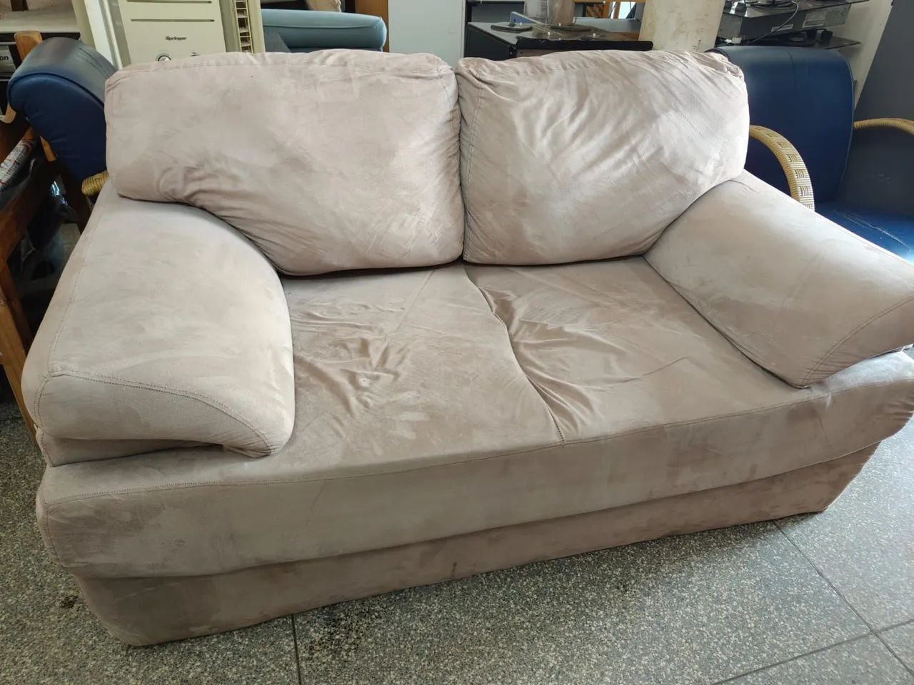 Sofá de 2 lugares 1.65cm x 0.90cm usado ((ENTREGO GRATIS)) - Foto 4