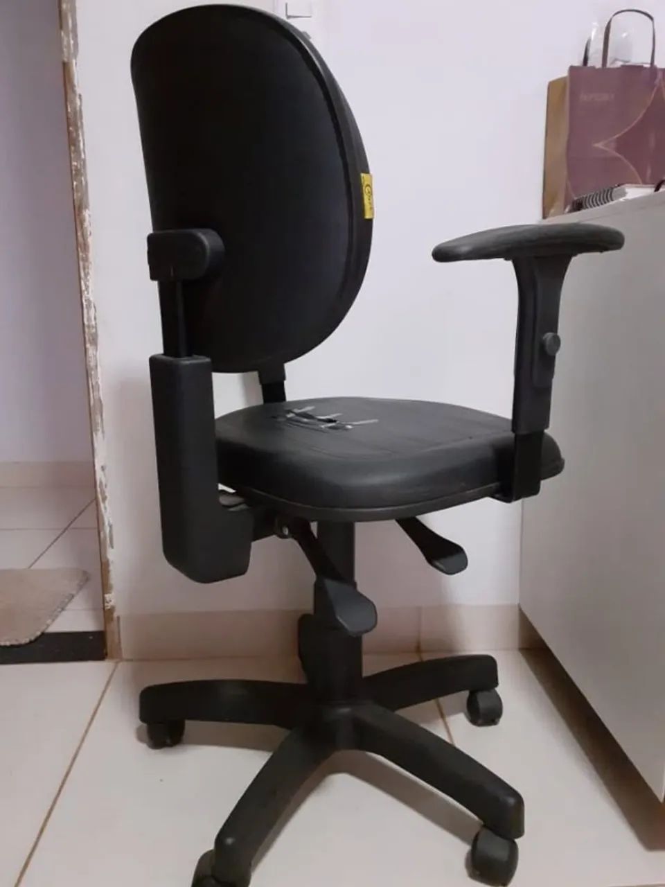 Cadeira de Escritório com Rodinhas e Ajustável - Foto 2