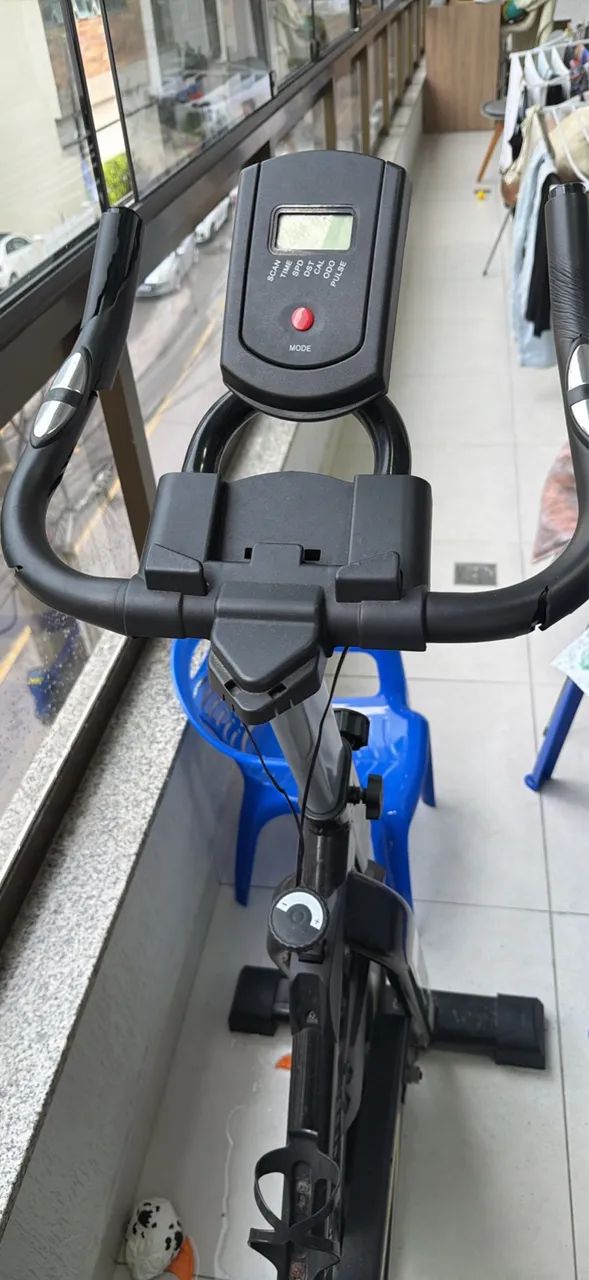 Bicicleta ergométrica semi nova