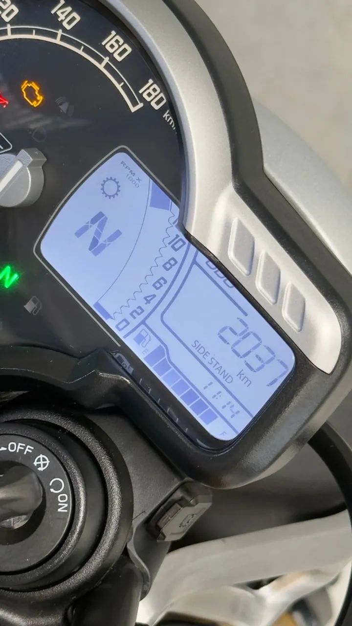 TRIUMPH SPEED 400 - Foto 2