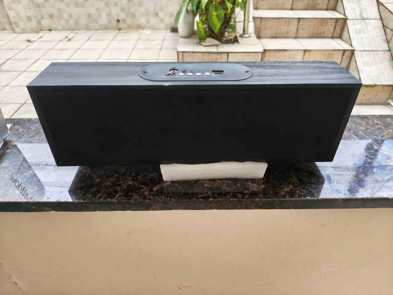 Caixa de som Bluetooth BETTDOWN EM MADEIRA TOP NOVA