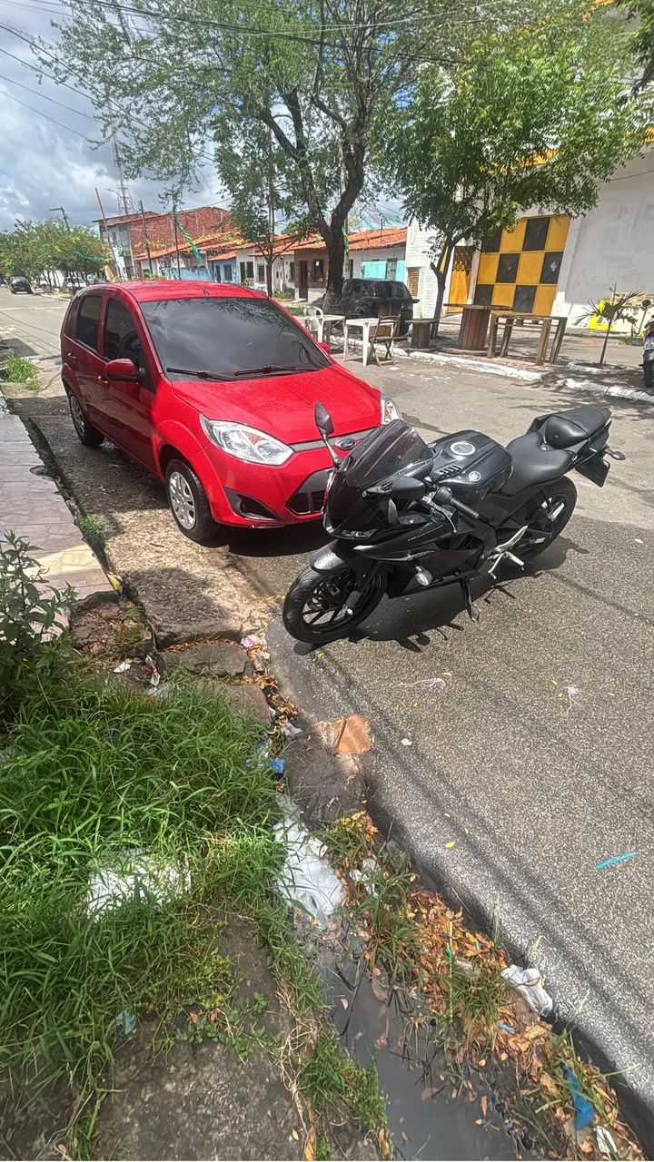 Yamaha R15,  - Foto 2