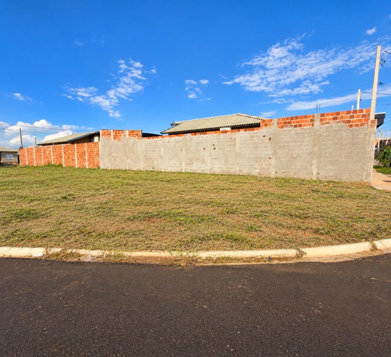 LOTE PLANO PRONTO PARA CONSTRUIR 