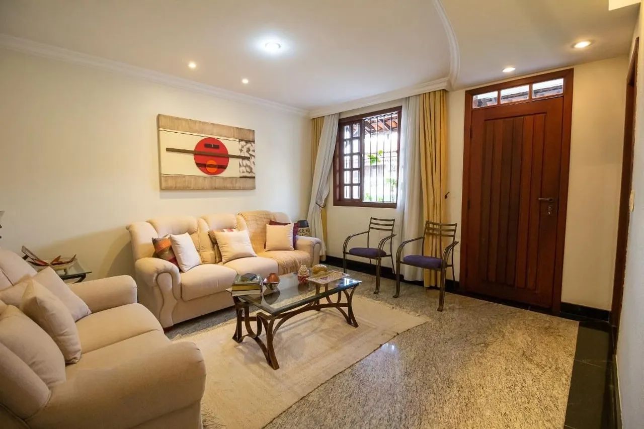 Casa à Venda - Heliópolis, 4 Quartos, 300 m2