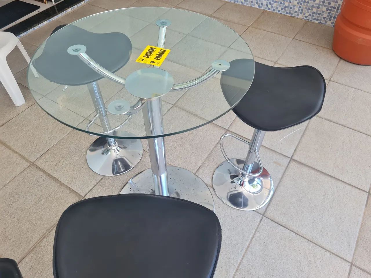 Mesas e banquetas cromados ( 2 conjuntos )  - Foto 5