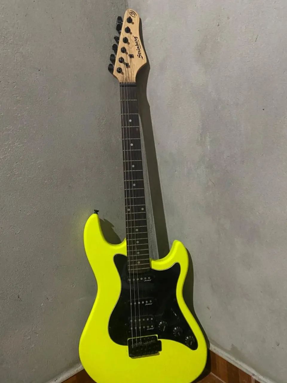 Guitarra Strinberg 